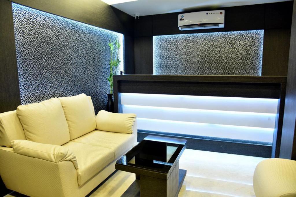 Pine Tree Boutique Hotel Chennai Zewnętrze zdjęcie