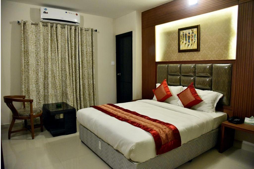 Pine Tree Boutique Hotel Chennai Zewnętrze zdjęcie
