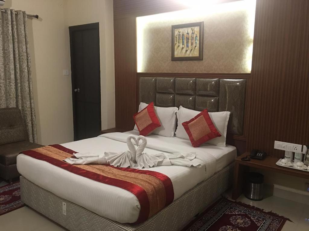 Pine Tree Boutique Hotel Chennai Zewnętrze zdjęcie