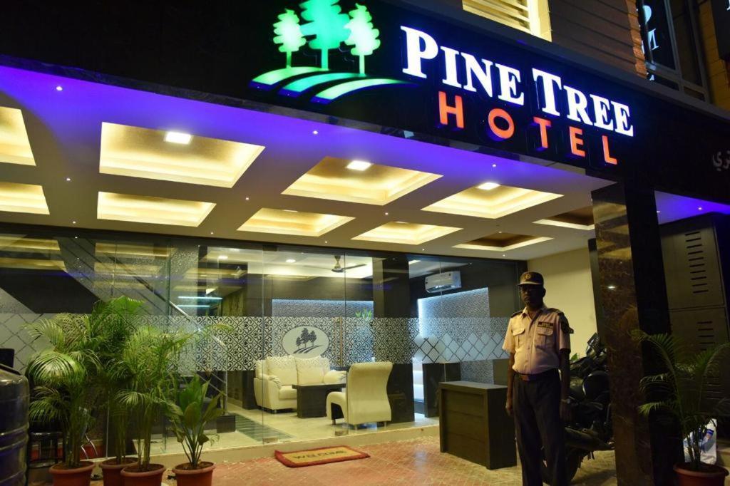 Pine Tree Boutique Hotel Chennai Zewnętrze zdjęcie