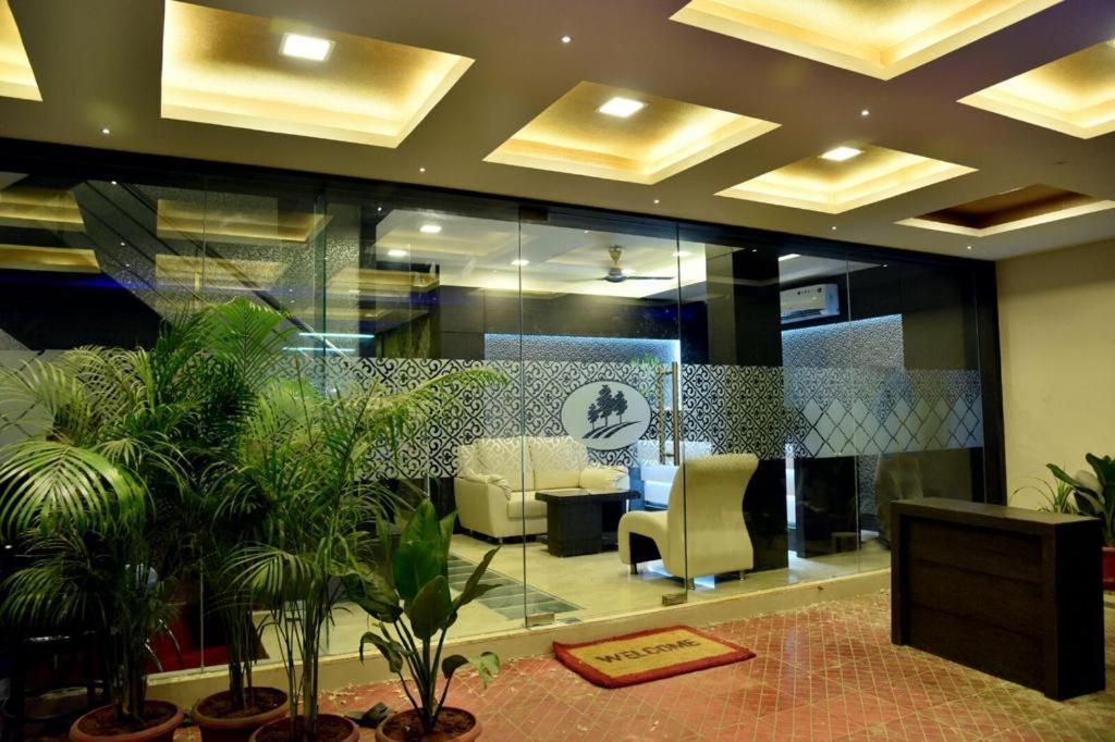 Pine Tree Boutique Hotel Chennai Zewnętrze zdjęcie