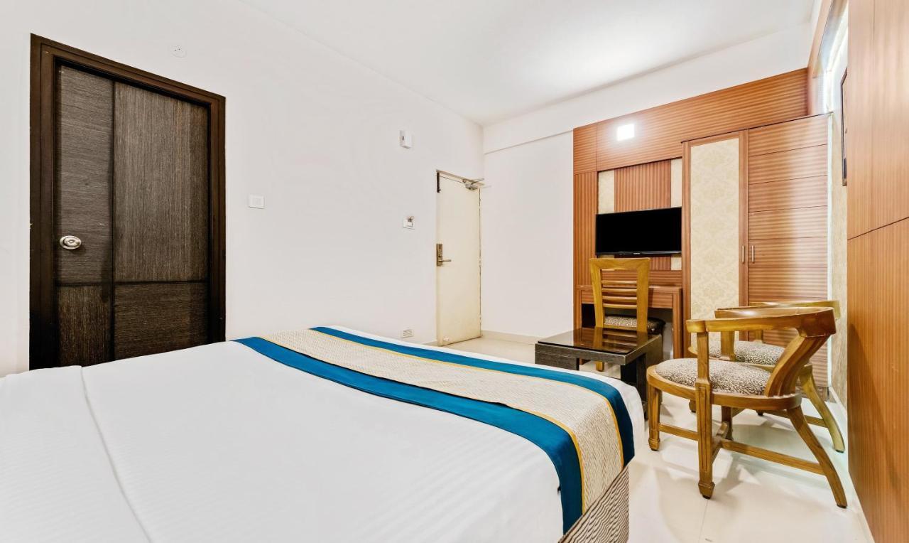 Pine Tree Boutique Hotel Chennai Zewnętrze zdjęcie