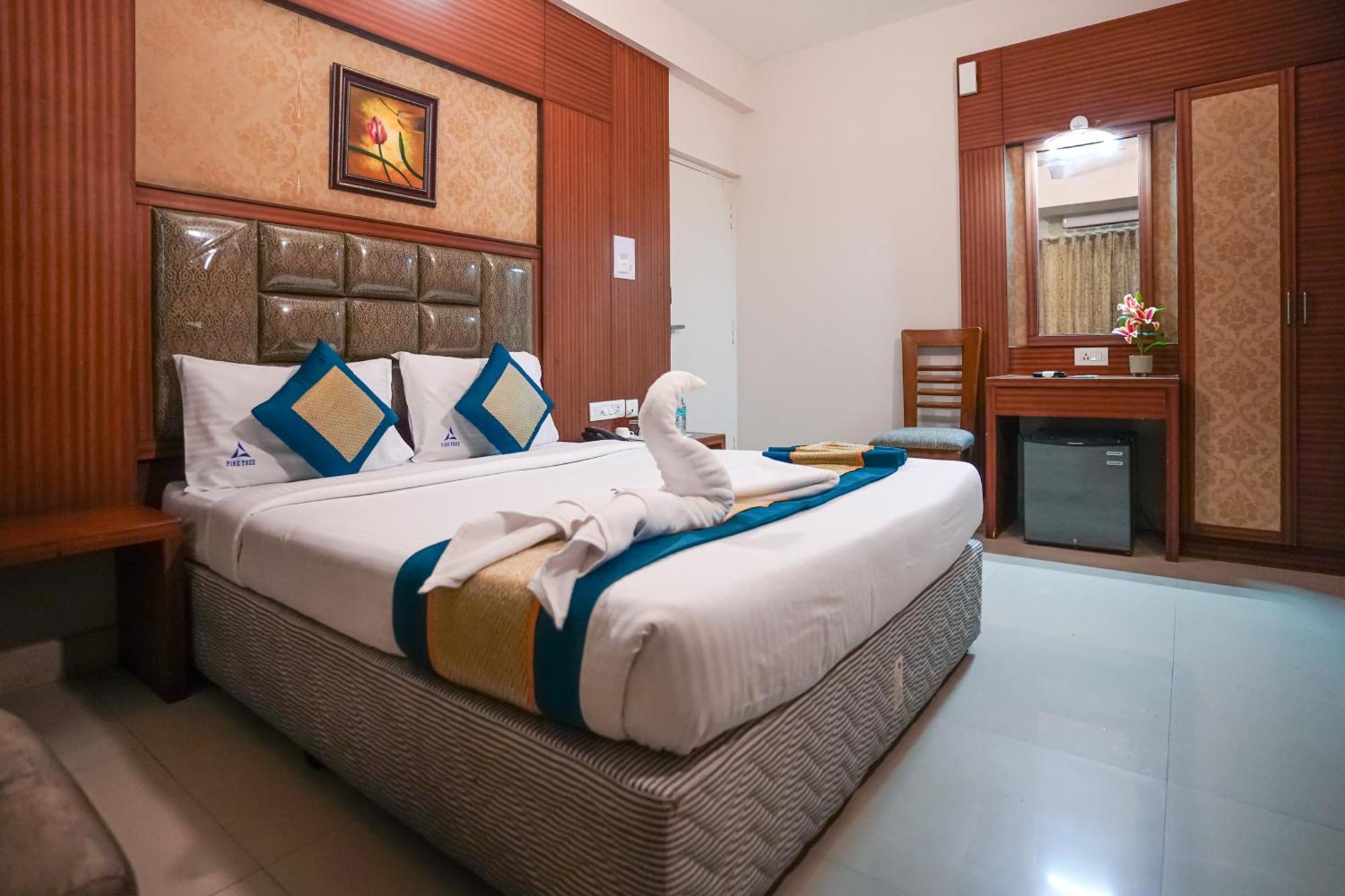 Pine Tree Boutique Hotel Chennai Zewnętrze zdjęcie